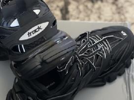 Skelbimo 'Balenciaga tracks' paveikslėlis