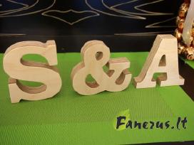 Pastatomos raidės