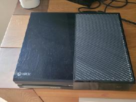 Skelbimo 'Xbox konsolė, su kinektu, pulteliais ir žaidimais' paveikslėlis