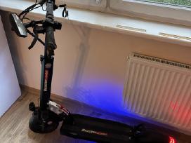 Elektrinis paspirtukas beaster scooter helios