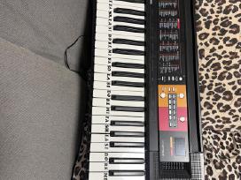 Pianinas Yamaha