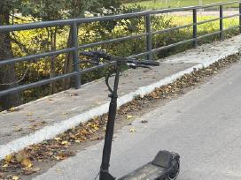 Parduodu gražu ir stilinga paspirtuką būklę gera