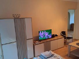 Parduodamas erdvus 2 kambarių su holu butas
