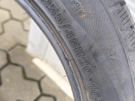 Parduodamos žieminės 255/45 R20 XL padangos