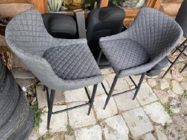 5 pilkos minkštos baro kėdės