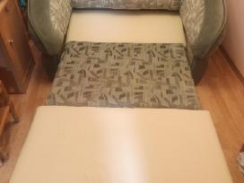 Sofa su miegama dalimi