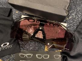 Oakley akiniai