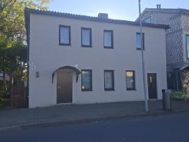 Namas Palangos centre su privačiu žemės sklypu
