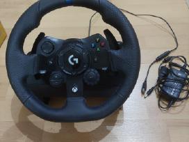 Logitech G923 vairas, pedalai ir pavarų svirtis