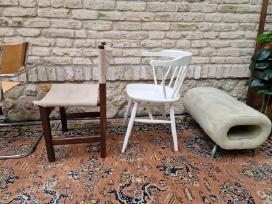 Vintažinės mid century interjerinės kėdės ir pufai