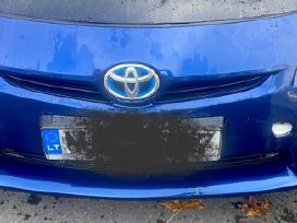 Toyota prius 2011 priekinis bamperis