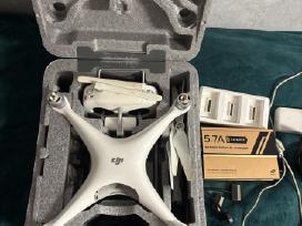 Skelbimo 'Dronas Dji Phantom 4 Pro su priedais' paveikslėlis
