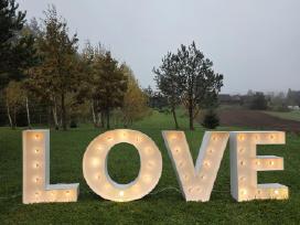 Šviečiančios raidės Love