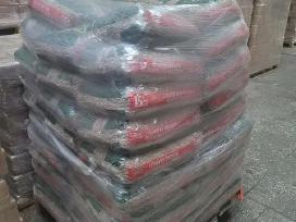 Granulės didmaišiuose ir maišiukuose po 15kg.