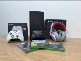 Parduodamas Xbox žaidimų konsolė