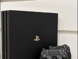 Parduodu Ps4 Pro 1 TB komplektą!