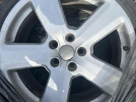 Audi a3 padangos su ratlankiais.