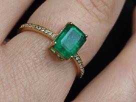 Auksinis žiedas su 1.68ct Natūraliu Smaragdu