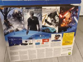 Ps4 su žaidimais ,3pultai,hdmi kabelis