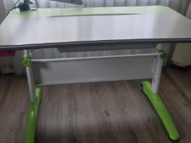 Rašomasis stalas su kėde