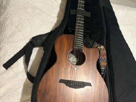 Praktiškai nauja gitara