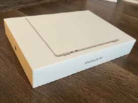 Apple MacBook Air M5