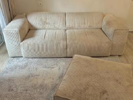 Sofas su 2 pufais