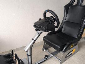 Žaidimų kėdė su Logitech vairu