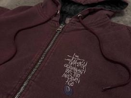 Skelbimo 'Bordo striukė su gobtuvu, M dydis Stussy' paveikslėlis
