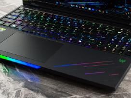 Acer Predator Helios Ai 16 - 5090, 64gb, 2tb, U9