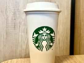 Skelbimo 'Starbucks daugkartinis puodelis' paveikslėlis