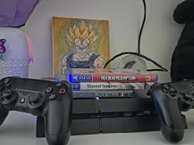 Skelbimo 'Parduodu Ps4 500 GB + 2 pulteliai + 3 žaidimai' paveikslėlis