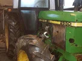 Traktorius John Deere 2650 Ardomas Dalimis