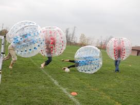 Parduodami pripučiami kamuoliai "Bumper ball"