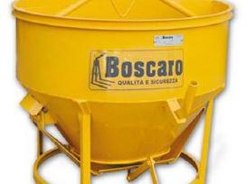 Betono bunkeriai-piltuvas mišiniams.