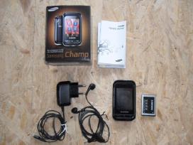 Parduodu Samsung Gt-c3300k su defektu. Kaina:15eur