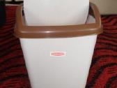 Parduodu biuro siuksliadeze 10l. Kaina: 9eur