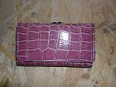 Parduodu moteriska pinigine. Kaina: 5eur