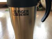 Hilfiger gertuvė.