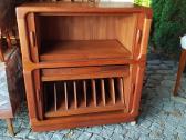 Vintažinė mid century tikmedžio masyvo spintelė