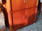 Vintažinė mid century tikmedžio masyvo spintelė - nuotraukos Nr. 16