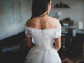 Ramunės Piekautaitės kurta vestuvinė suknelė - nuotraukos Nr. 5