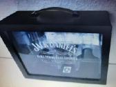 Ieškau Jack Daniels tuščia Dėžutė