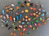 57 vnt. Kinder Surprise figūrėlių