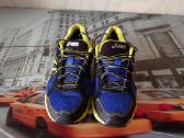 Asics gel stormplay. Gore tex.