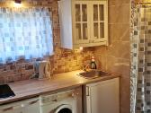 Butukas 4viet 45€ ir Kambar 2viet 30€/n su terasom