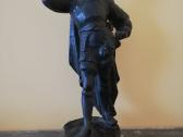 Sena metaline statulele