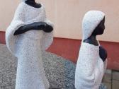 Mergaiciu skulpturos