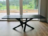 Industrinio dizaino ąžuolo masyvo stalas