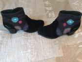 Desigual bateliai